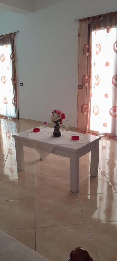 Casa Intera La Paghi Come Una Camera The Home With The Price Of A Room Durrës Exteriör bild