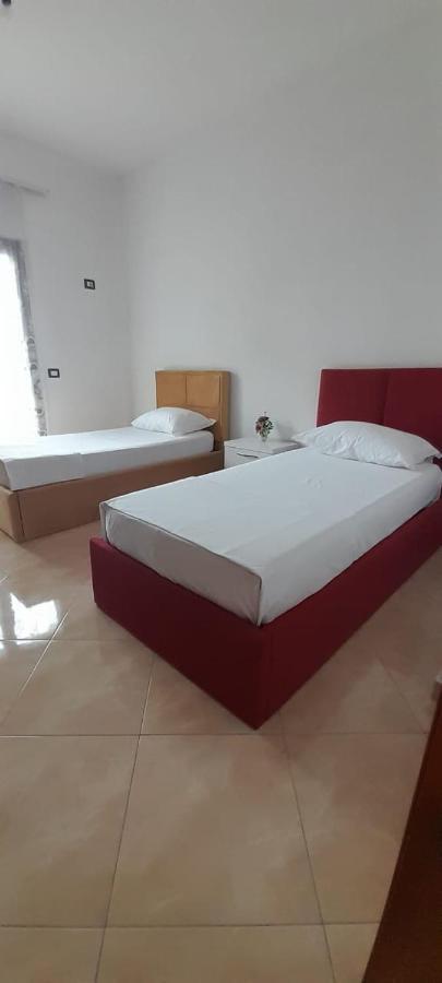Casa Intera La Paghi Come Una Camera The Home With The Price Of A Room Durrës Exteriör bild