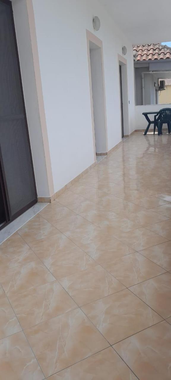 Casa Intera La Paghi Come Una Camera The Home With The Price Of A Room Durrës Exteriör bild