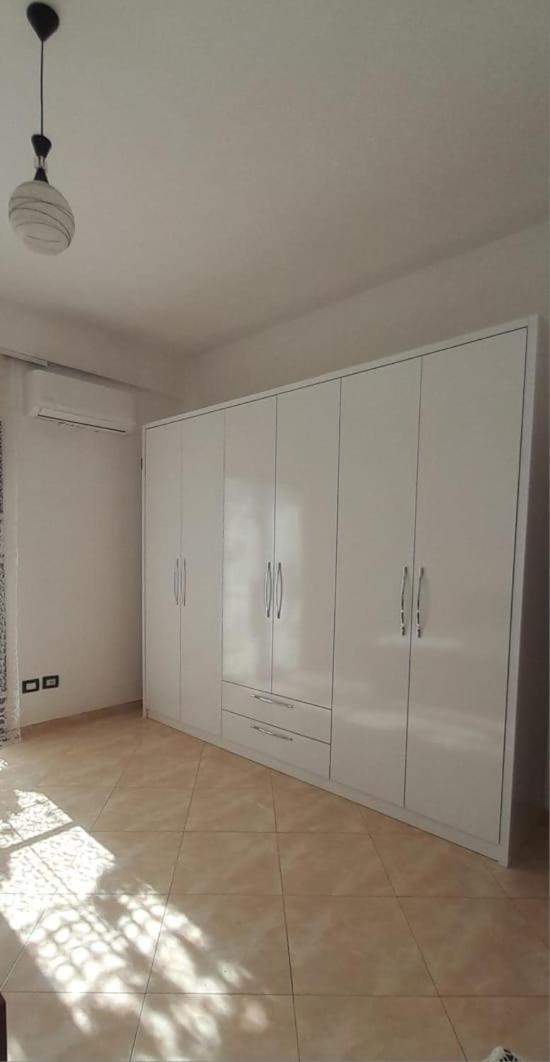 Casa Intera La Paghi Come Una Camera The Home With The Price Of A Room Durrës Exteriör bild