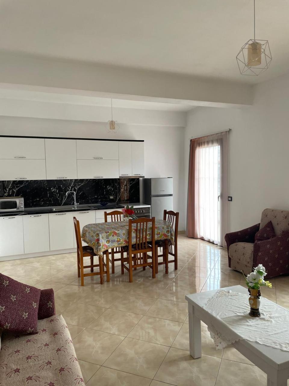 Casa Intera La Paghi Come Una Camera The Home With The Price Of A Room Durrës Exteriör bild